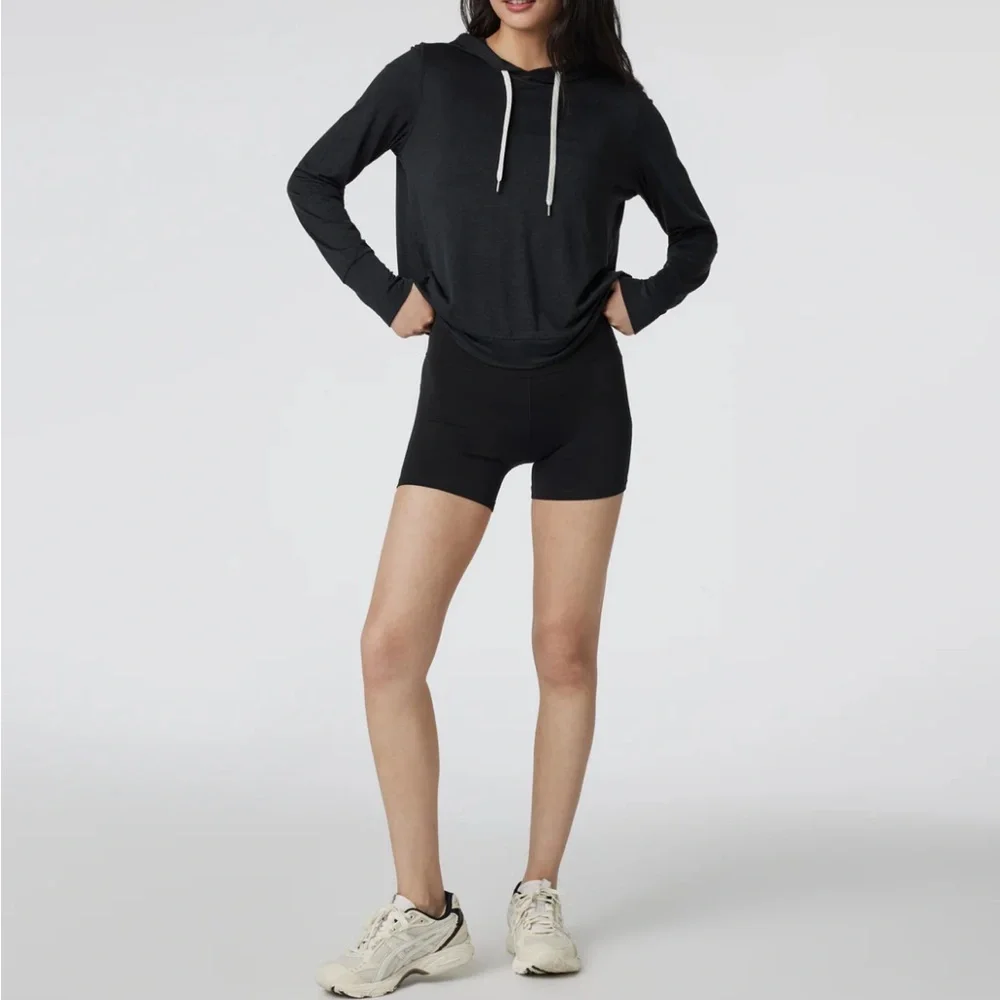 Vuori Women’s Halo Essential Hoodie NWT - Picture 3 of 9